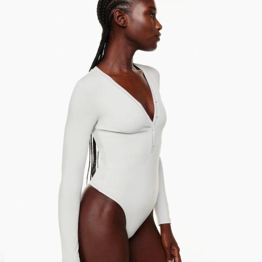 Babaton Aritzia Contour Henley Long Sleeve Bodysuit White Women's Small